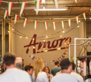 amoro foto logo feest e1758622832878 | Amoro